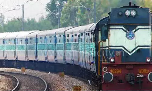 ராமேசுவரத்திற்கு இயக்கப்படும்  ரெயில் பெட்டிகளில் சுகாதார சீர்கேடு