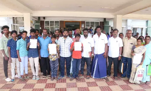 பஸ் வசதி கோரி கலெக்டரிடம் மனு