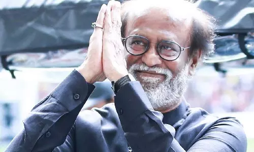 பெங்களூருக்கு பறந்த நடிகர் ரஜினிகாந்த்.. விஷயம் இதுதான்