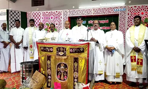 மேட்டூர் பரி திரித்துவ ஆலய பிரதிஷ்டை பண்டிகை- மனோஜ் பாண்டியன் எம்.எல்.ஏ. பங்கேற்பு