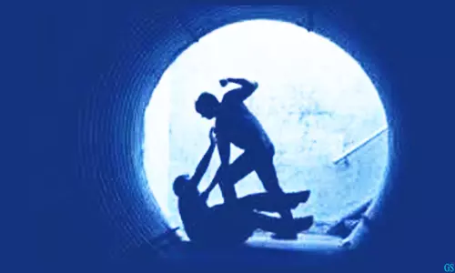 களக்காடு அருகே தொழிலாளி மீது தாக்குதல்- வாலிபர் கைது