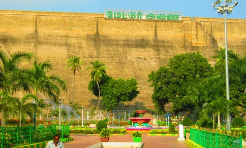 மேட்டூர் அணை பூங்காவிற்கு ஒரே நாளில் 11 ஆயிரம் பேர் வருகை