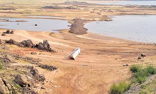 மணிமுத்தாறில் சோலார் படகு போக்குவரத்தை மீண்டும் செயல்படுத்த வேண்டும்- சுற்றுலா பயணிகள் கோரிக்கை