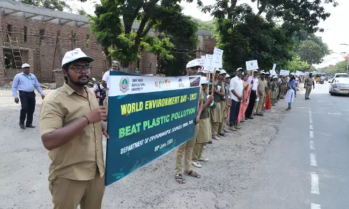 வேளாண் பல்கலைக்கழகத்தில்  மனித சங்கிலி பேரணி