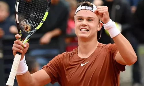 பிரெஞ்சு ஓபன் டென்னிஸ் - காஸ்பர் ரூட், ஹோல்ஜர் ரூனே காலிறுதிக்கு முன்னேறினர்