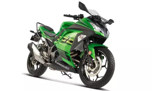 ரூ. 3.43 லட்சம் விலையில் 2023 கவாசகி நின்ஜா 300 இந்தியாவில் அறிமுகம்!