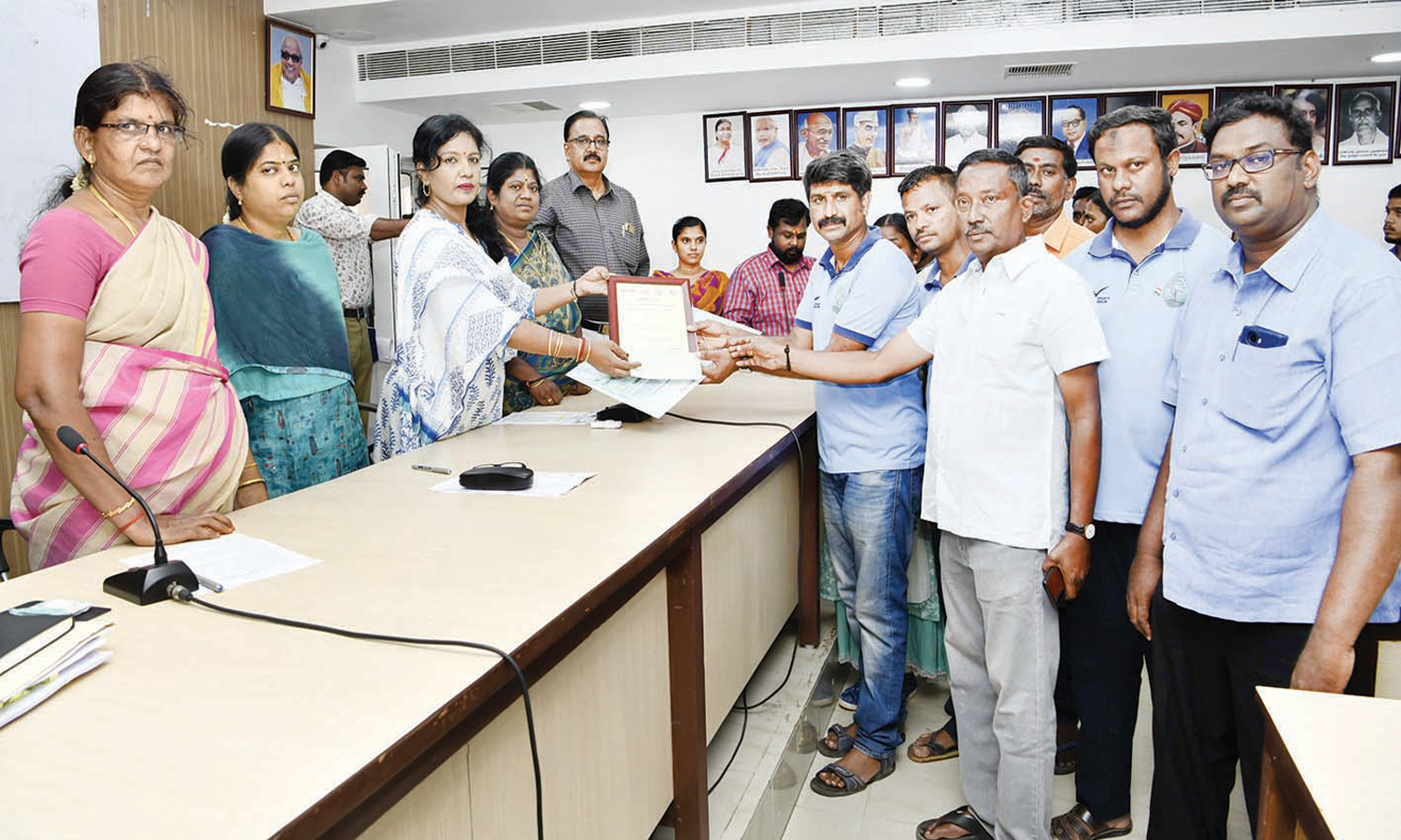 தேனியில் உலக சுற்றுச்சூழல் தினத்தை முன்னிட்டு பசுமை முதன்மையாளர் விருது