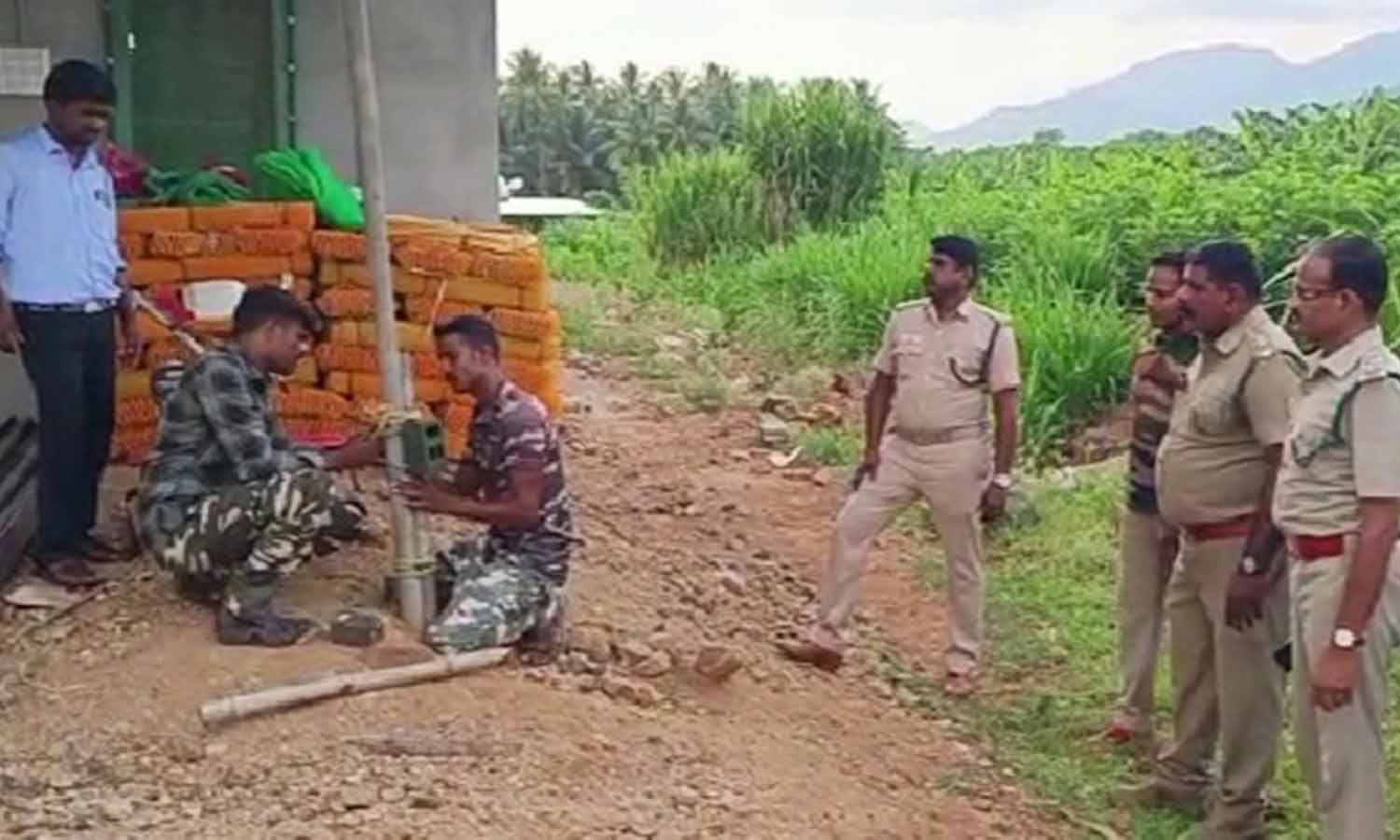 டி.என்.பாளையம் அருகே தோட்டத்துக்குள் புகுந்து ஆட்டுக்குட்டியை கடித்து கொன்ற சிறுத்தை