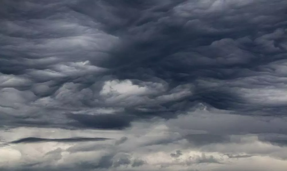 இடி, மின்னல், காற்றுடன் கனமழை