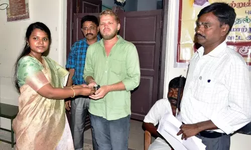 ரூ.8.03 லட்சத்தில் உதவித்தொகை