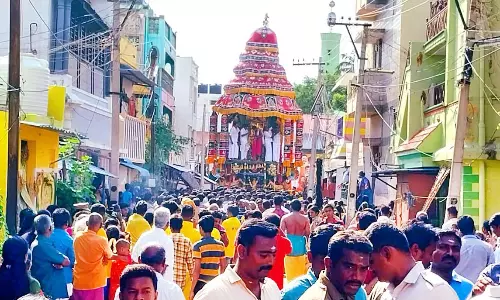 சோழவந்தான் ஜெனகை மாரியம்மன் கோவில் தேரோட்டம்