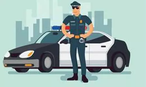 தப்பியோடிய 3 பேரை பிடிக்க போலீசார் ேதடுதல் வேட்டை