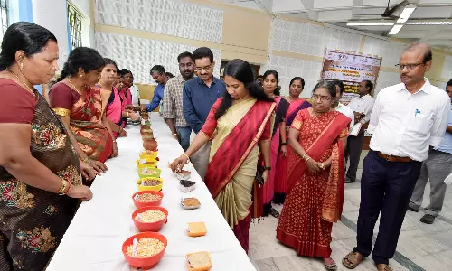 கிருஷ்ணகிரி கலெக்டர் அலுவலகத்தில் சிறுதானிய உணவு விழா