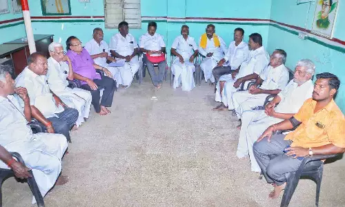 திருப்பூரில் அனைத்து கட்சி தொழிற்சங்கத்தினர் ஆலோசனை