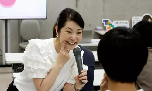 ஒரு மணி நேரத்திற்கு ரூ.4550 கட்டணம்... சிரிக்க மறந்த ஜப்பானியர்களுக்கு வகுப்பு எடுக்கும் கல்வி நிறுவனம்