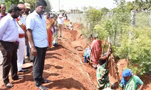 திருப்பூர் ஊராட்சி ஒன்றிய பகுதிகளில் ரூ.84.70 லட்சம் மதிப்பிலான திட்டப்பணிகளை கலெக்டர் ஆய்வு