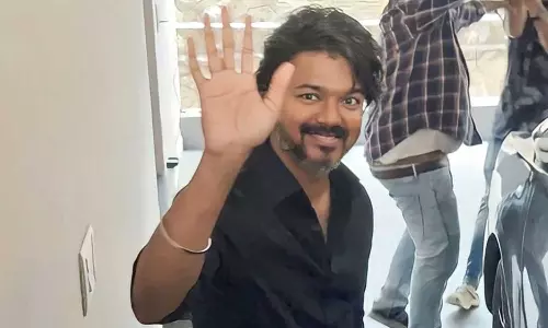 ரூ.2 கோடி செலவில் நலத்திட்ட உதவி: மக்கள் இயக்க நிர்வாகிகளுடன் விஜய் ஆலோசனை