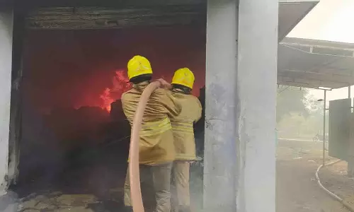 வெள்ளகோவிலில் நூல் மில்லில் தீ விபத்து