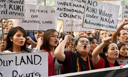 குகி சமூகத்தினர் அமித் ஷா வீட்டு முன்பு போராட்டம்