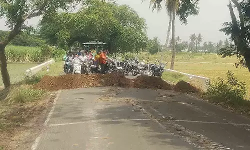 பாலம் உடைப்பால் போக்குவரத்து திடீர் மாற்றம்