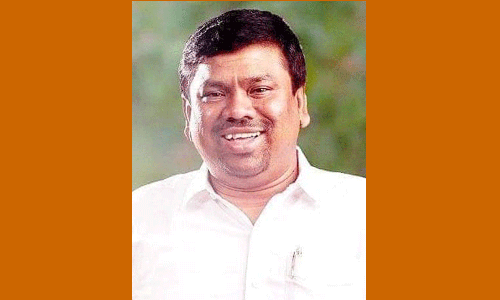 ஹஜ் பயணிகளுக்கு ரெயில்களில் சிறப்பு பெட்டிகளை ஒதுக்க வேண்டும்