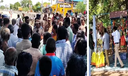 பாவூர்சத்திரம் அருகே பழமையான கோவிலை அகற்றும் போது சாமியாடிய பக்தர்கள்- போலீசார்  தூக்கி சென்றதால் பரபரப்பு