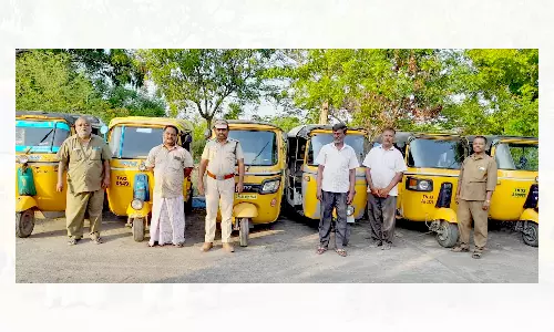 பயணிகளிடம் அதிக கட்டணம் வசூலித்த 5 ஆட்டோக்கள் பறிமுதல்