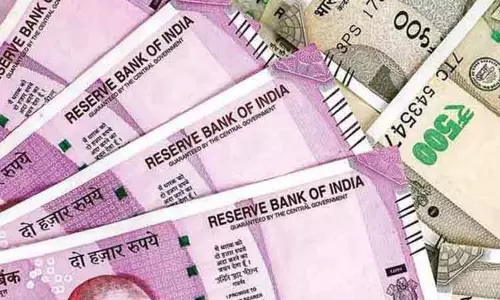 டிரைவரிடம் 500 ரூபாய் பணம் கேட்டு மிரட்டியவர் சிக்கினார்.