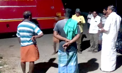 மருத்துவ கழிவுகளை தீ வைத்து எரித்ததை தடுத்து நிறுத்திய எம்.எல்.ஏ.