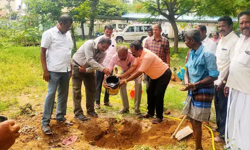 மரக்கன்றுகள் நடும் நிகழ்ச்சி