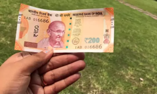 மக்களை மயக்கி நூதன மோசடி- ஒரு லைக் போட்டால் 200 ரூபாய் கிடைக்குமா?