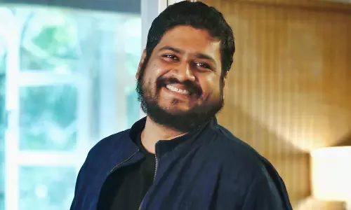 முத்தத்தால் வந்த சிக்கல்.. ஆதிபுருஷ் இயக்குனருக்கு பா.ஜ.க கண்டனம்