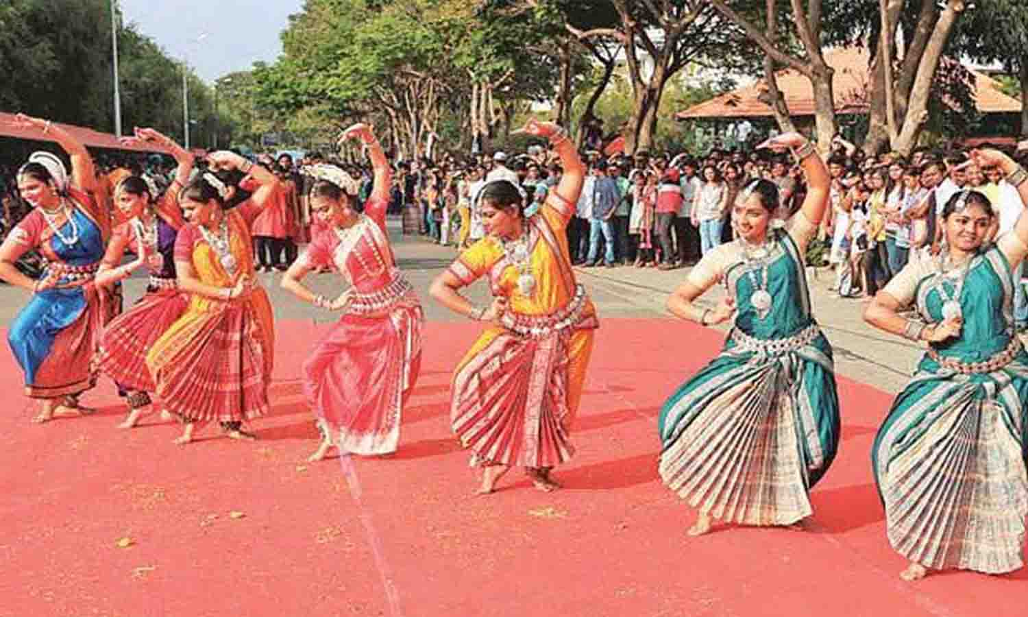 தமிழக அரசின் சார்பில் பள்ளி  மாணவர்களுக்கான கலைப்போட்டிகள் 17-ந் தேதி நடக்கிறது