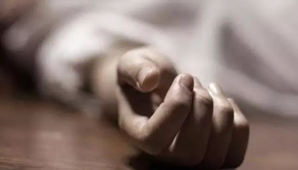 வளசரவாக்கத்தில் 2-வது மாடியில் இருந்து தவறி விழுந்து மாணவி பலி