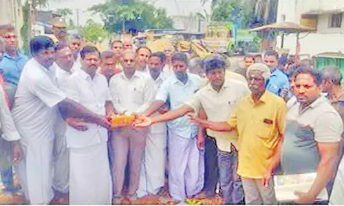 ரூ.38.43 லட்சம் செலவில் தார்சாலை பணி