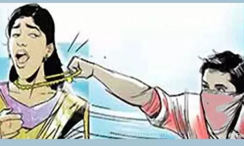 நடைபயிற்சி சென்ற பெண்ணிடம் நகை பறிப்பு