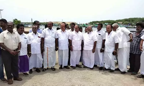 தேங்காய்திட்டு துறைமுகம் தூர்ர்வாரும் பணி