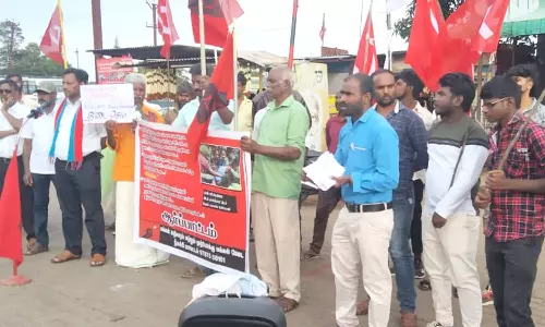 மல்யுத்த வீராங்கனைகளுக்கு ஆதரவாக கோத்தகிரியில் ஆர்ப்பாட்டம்