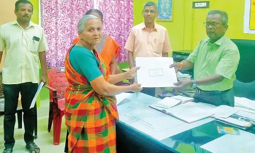 நெல்லை டவுன் தாலுகா அலுவலகத்தில் ஜமாபந்தியில் 10 பேருக்கு முதியோர் உதவி தொகைக்கான ஆணை