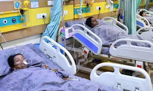 நச்சுவாயுவை வெளியேற்றிய திருப்பூர் தனியார் சலவை ஆலை மூடல்- மூச்சுத்திணறலால் பாதித்த 20 பேருக்கு தீவிர சிகிச்சை