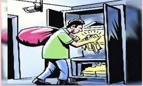 அனல்மின் நிலைய என்ஜினீயர் வீட்டில் கொள்ளை - மர்நபர்களை பிடிக்க தனிப்படை வேட்டை