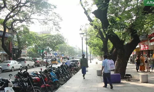 தி.நகர் பாண்டிபஜார் சாலையில் மோட்டார் சைக்கிள் நிறுத்த 1 மணி நேரத்துக்கு ரூ.15 கட்டணம்- கார்களுக்கு ரூ.60 நிர்ணயம்