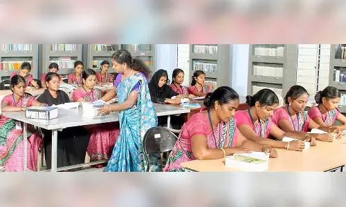 இடைநிலை ஆசிரியர் பட்டய பயிற்சி சேர்க்கைக்கு விண்ணப்பிக்கலாம்