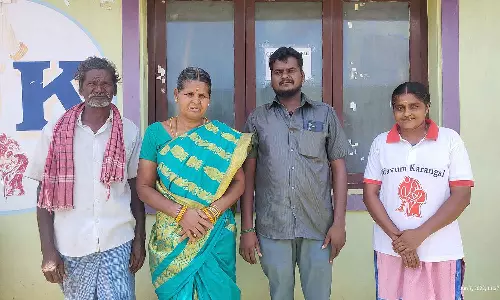 12 ஆண்டுகளுக்கு பிறகு குடும்பத்தினருடன் சேர்ந்த செங்கல்பட்டு பெண்- நீண்ட நாள் கழித்து பார்த்த மகிழ்ச்சியில் குடும்பத்தினர்