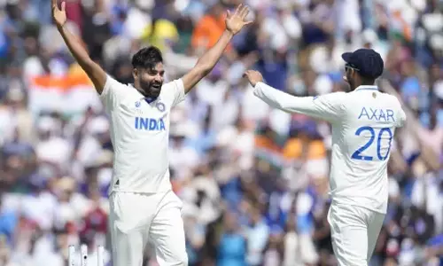 சிராஜ் 4 விக்கெட் எடுத்து அசத்தல் - ஆஸ்திரேலியா முதல் இன்னிங்சில் 469 ரன்கள் குவிப்பு