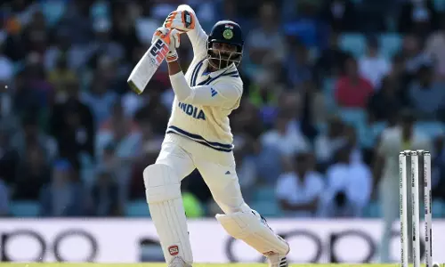 ஆஸ்திரேலியா மிரட்டல் பந்து வீச்சு: 2-வது ஆட்ட நேர முடிவில் இந்தியா 151/5