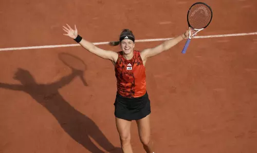 பிரெஞ்சு ஓபன் டென்னிஸ்- இறுதிச்சுற்றுக்கு முன்னேறினார் கரோலினா முச்சோவா