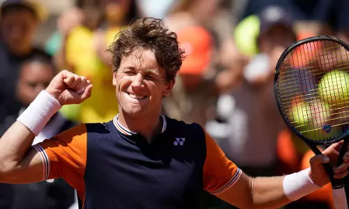 பிரெஞ்சு ஓபன் டென்னிஸ்- ரூனேவை வீழ்த்தி அரை இறுதிச்சுற்றுக்கு முன்னேறினார் காஸ்பர் ரூட்