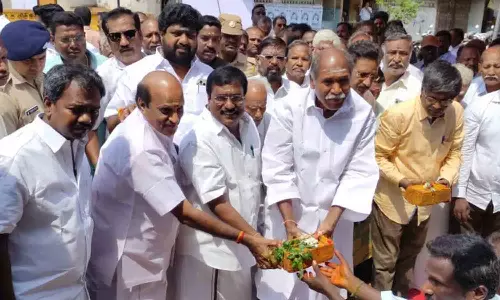 ரூ. 1¾ கோடியில் புதிய தார் சாலை