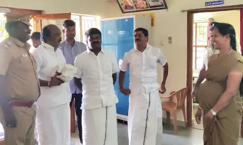 இலுப்பூரில் புதிதாக திறக்கப்பட்ட மகளிர் போலீஸ் நிலையத்தை டாக்டர் விஜயபாஸ்கர் பார்வையிட்டார்